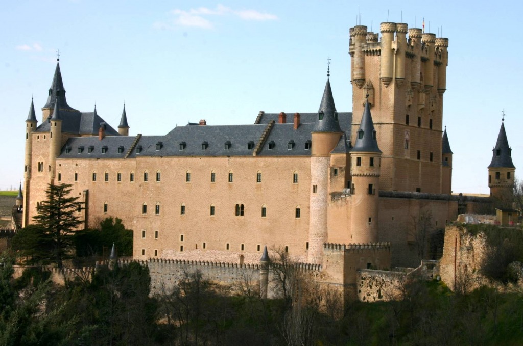 Side view of the Alcazar in Segovia, Spain jigsaw puzzle in Castles