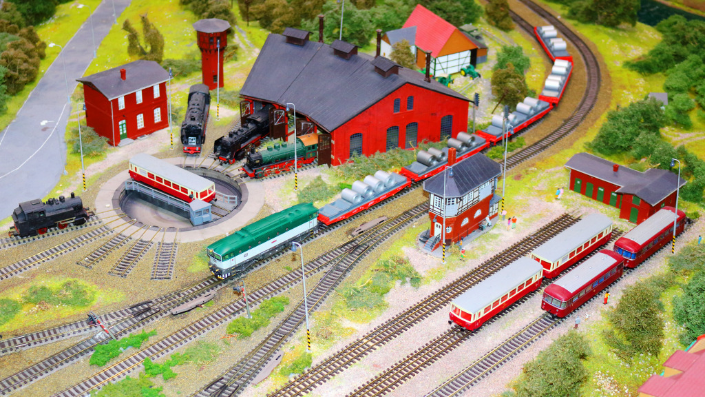 Miniature Train Station jigsaw puzzle in Macro puzzles on