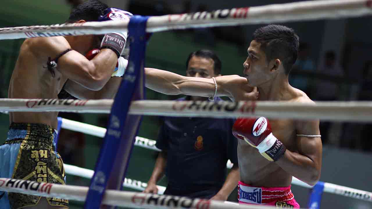 Karate vs Muay Thai Which Style Wins? (7 Differences)