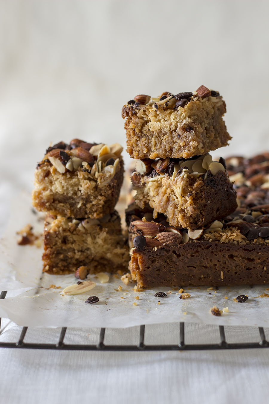 5Ingredient Nutty Chocolate Magic Bars The Kate Tin