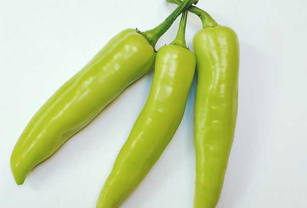 Banana Peppers vs Pepperoncini What’s The Difference? The Kitchen