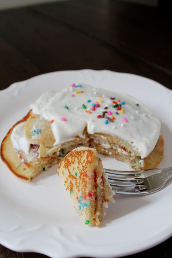 Funfetti Cupcake Pancakes thekittchen