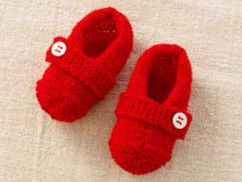 Knit Ruby Baby Slippers [FREE Pattern]