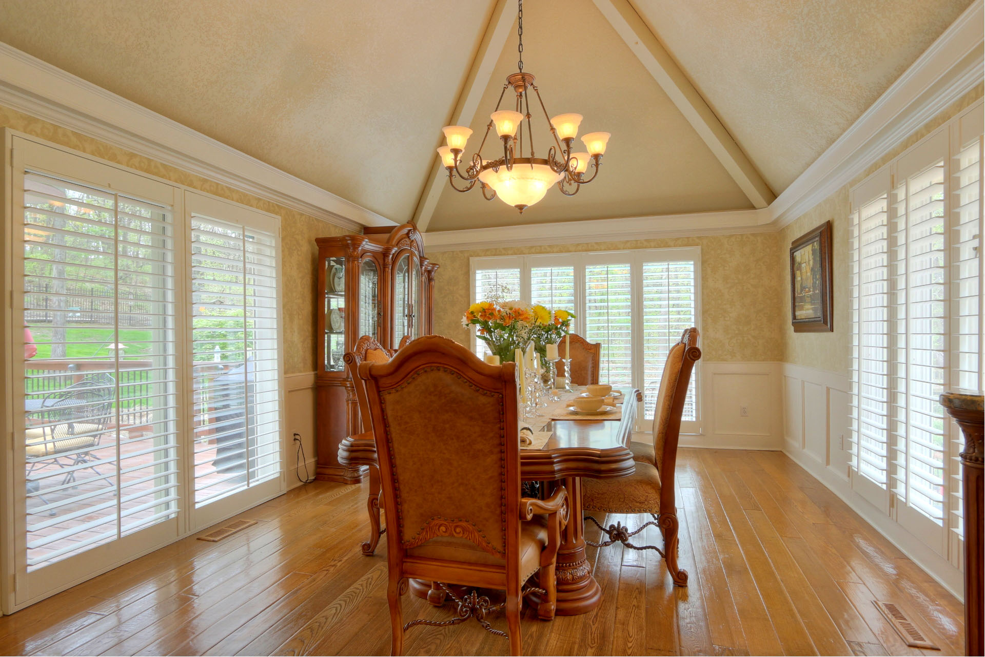 Absolutely Home In Lake Quivira! KB Homes & Lifestyle