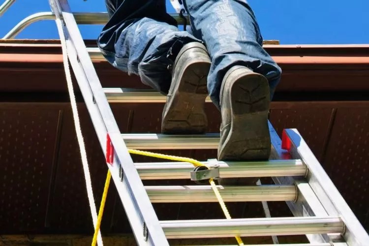 What is The Ladder Angle Rule? (The Best Guide)