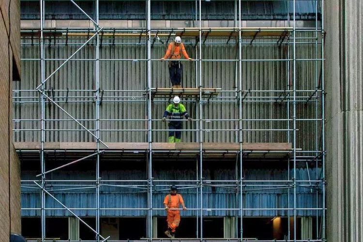 Why Scaffolding Toe Boards and Handrails are Important? (My Honest Take)