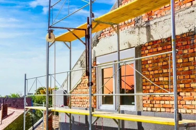 Why Scaffolding Toe Boards and Handrails are Important? (My Honest Take)