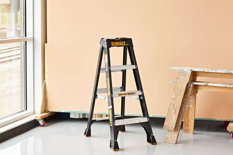 Why Do Electricians Use Fiberglass Ladders? An Accurate Take