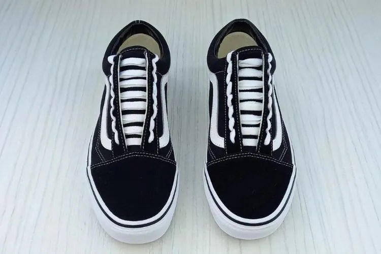 What Does Ladder Lace Mean? An Accurate Guide