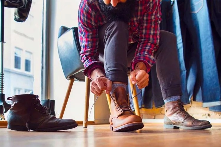 What Does Ladder Lace Mean? An Accurate Guide