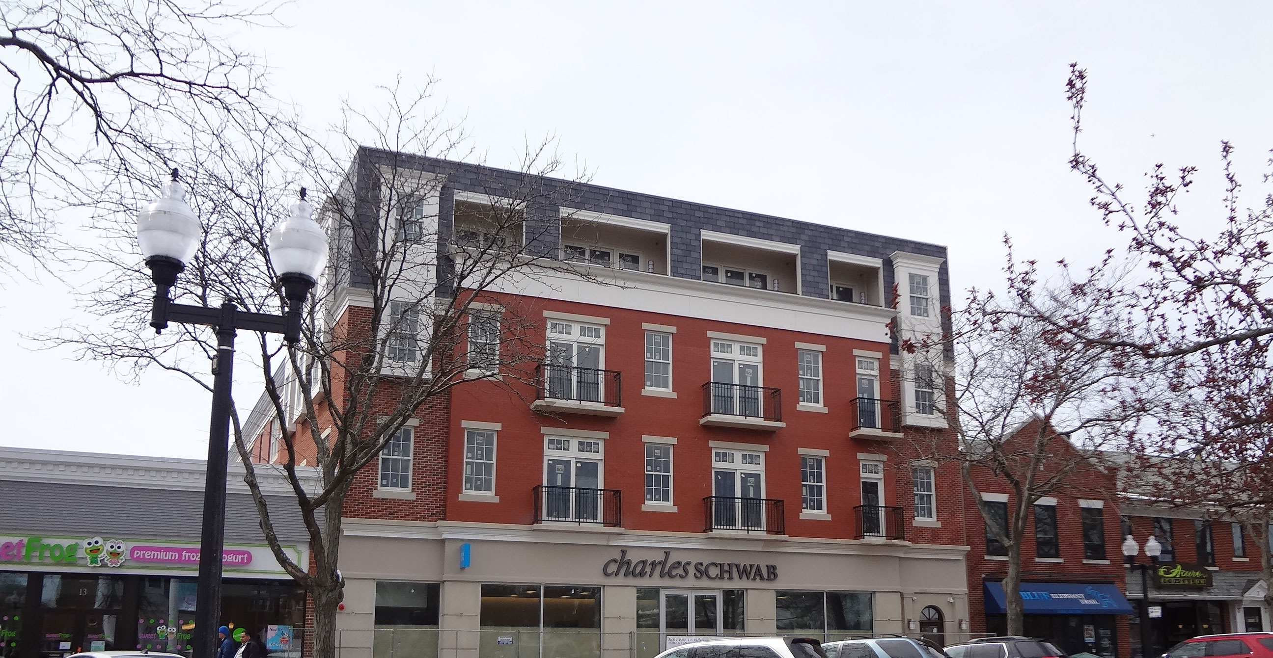 front01 The Landmark In West Hartford Center