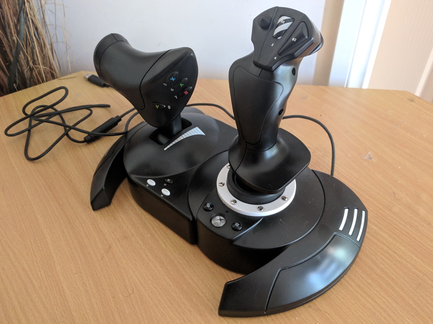 Thrustmaster T.Flight HOTAS One (Review) – The Late Night Session