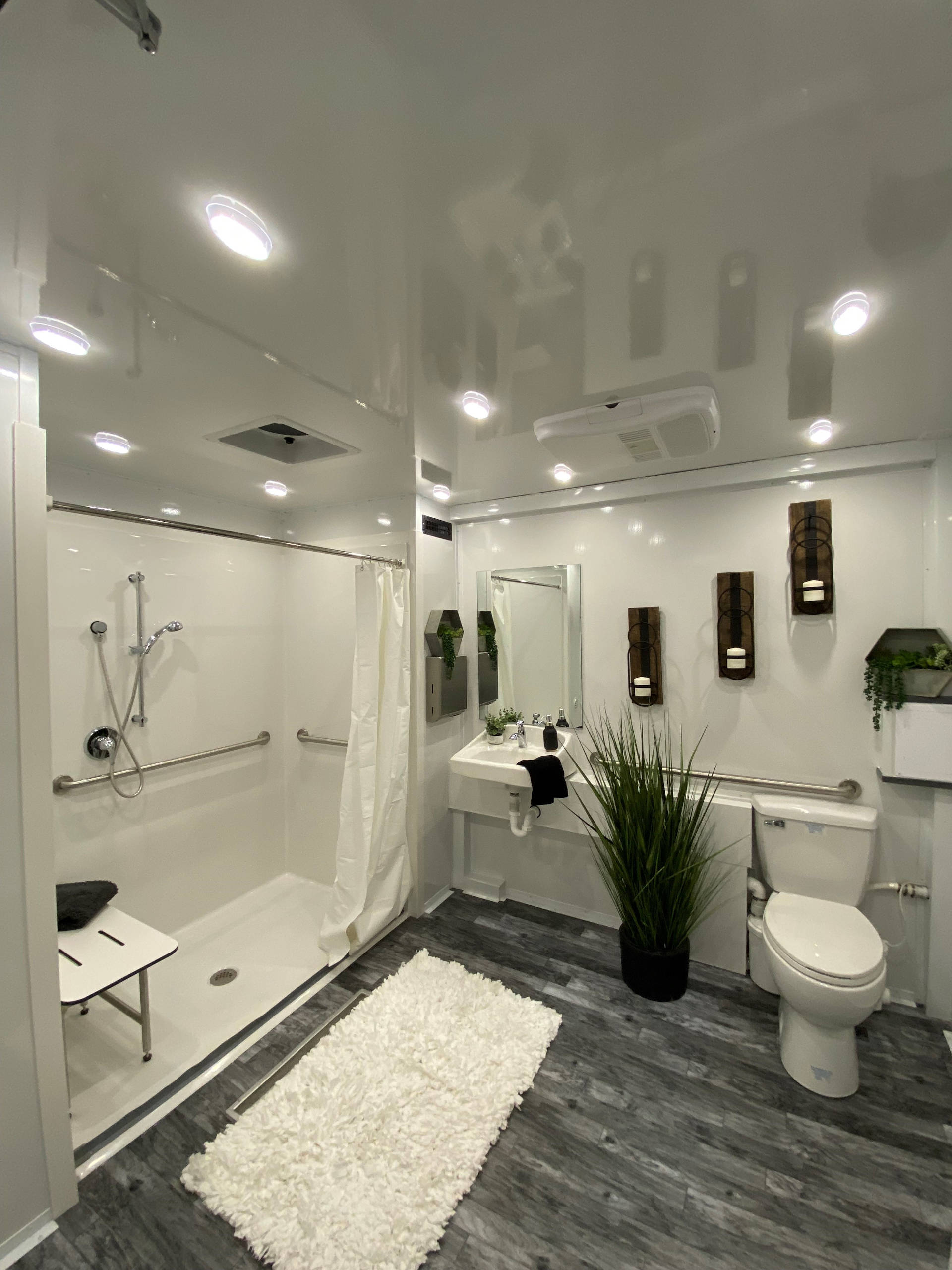 Shower Trailer Rentals in Fresno, Sacramento, & San Francisco Areas CA