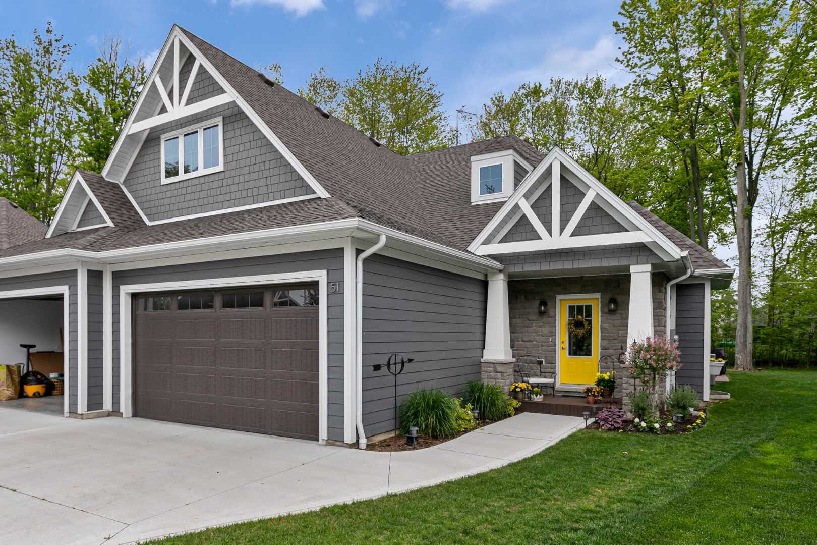 51 RED OAK CRESCENT NEW PRICE 499,900 The Legal Edge Team