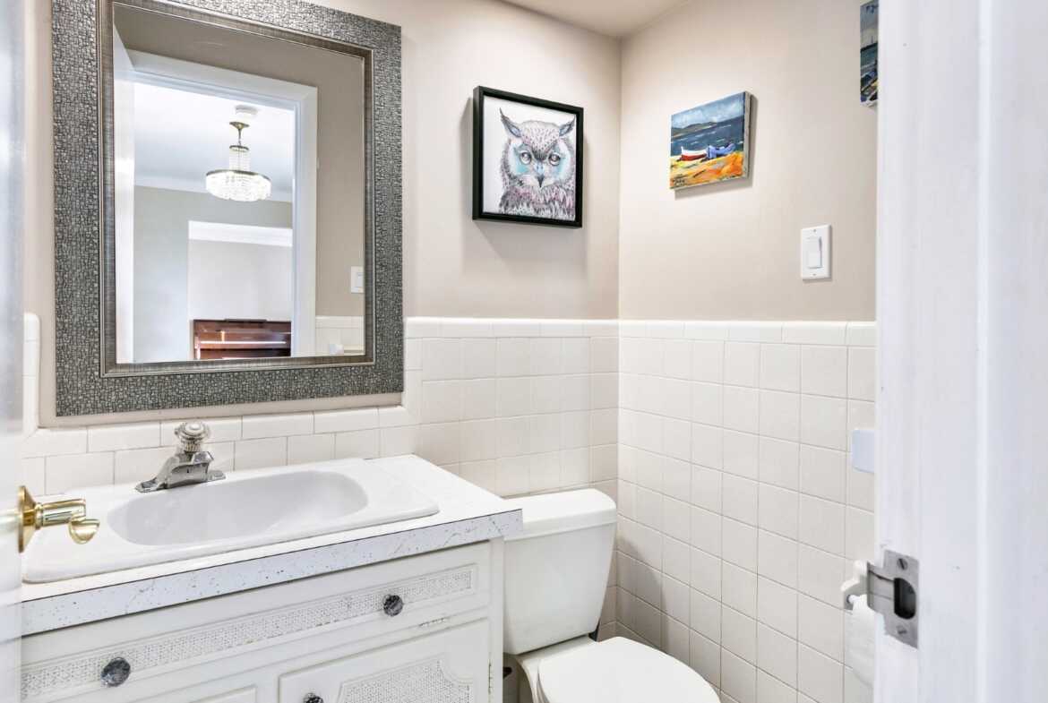 710 ROSELAWN The Legal Edge Team