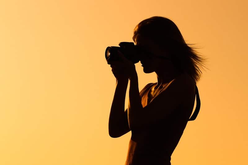 How to attach a camera strap to your camera safely