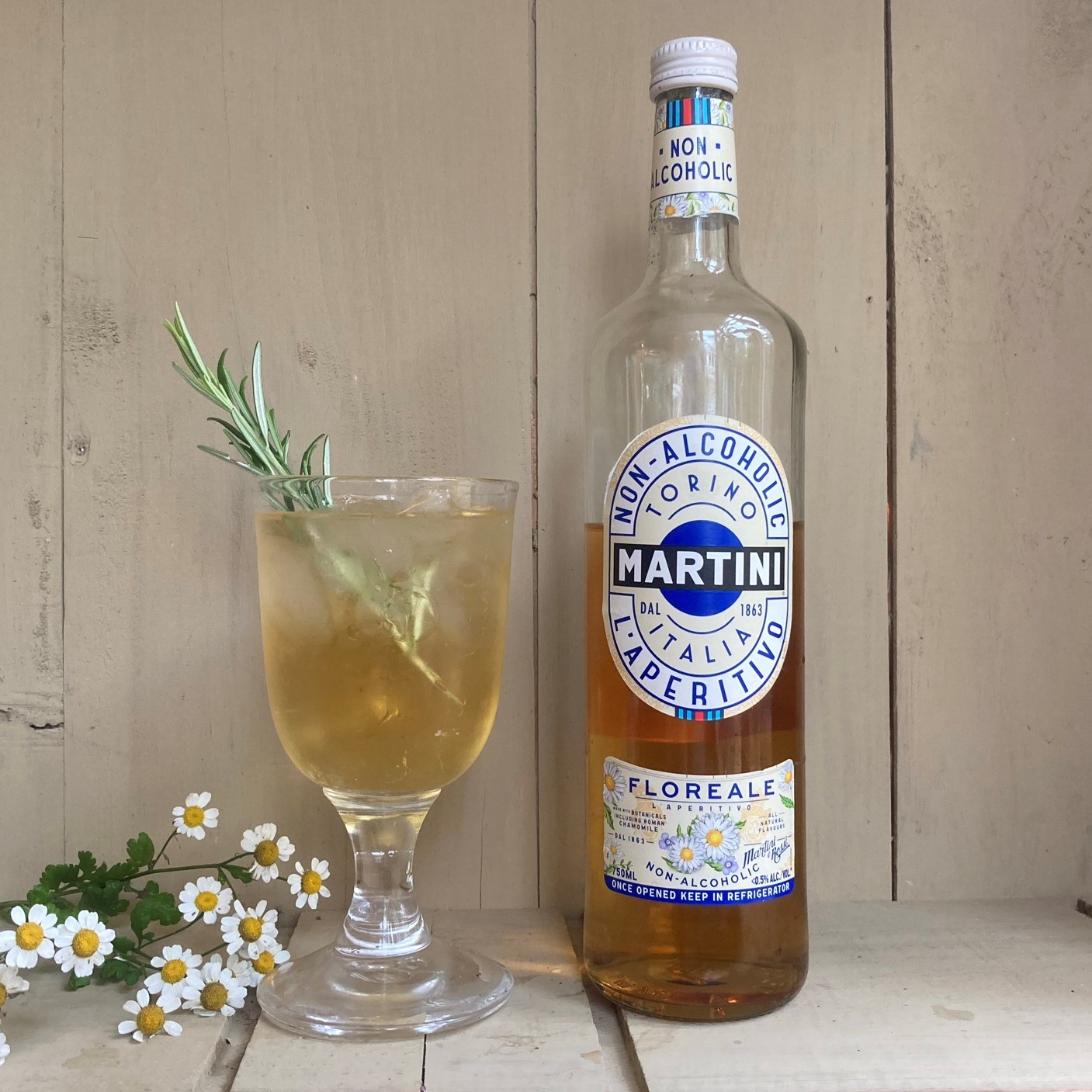 Martini Floreale Aperitivo The Light Drinker