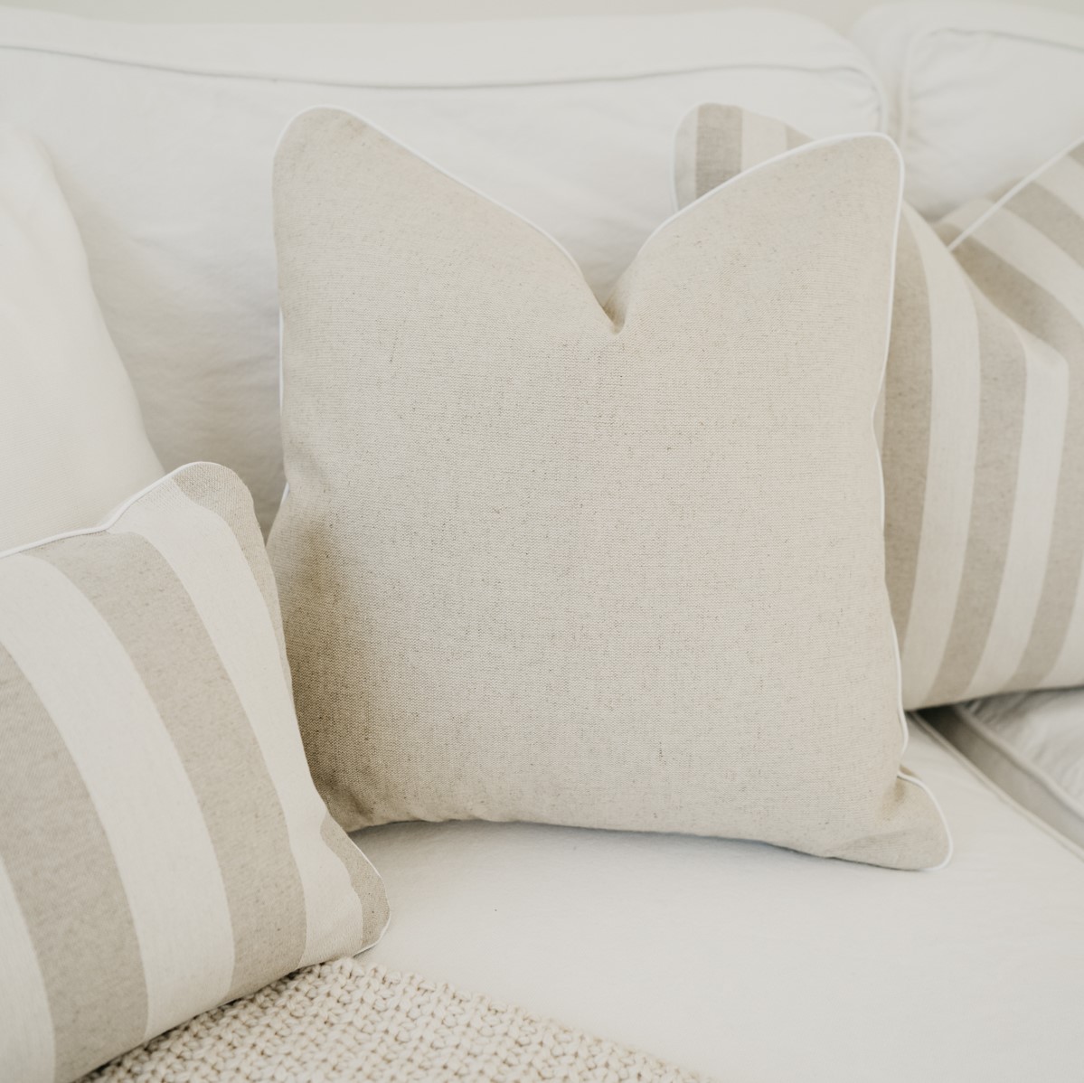 Beige linen cushion cover with white piping 30x50 cm Anushka The