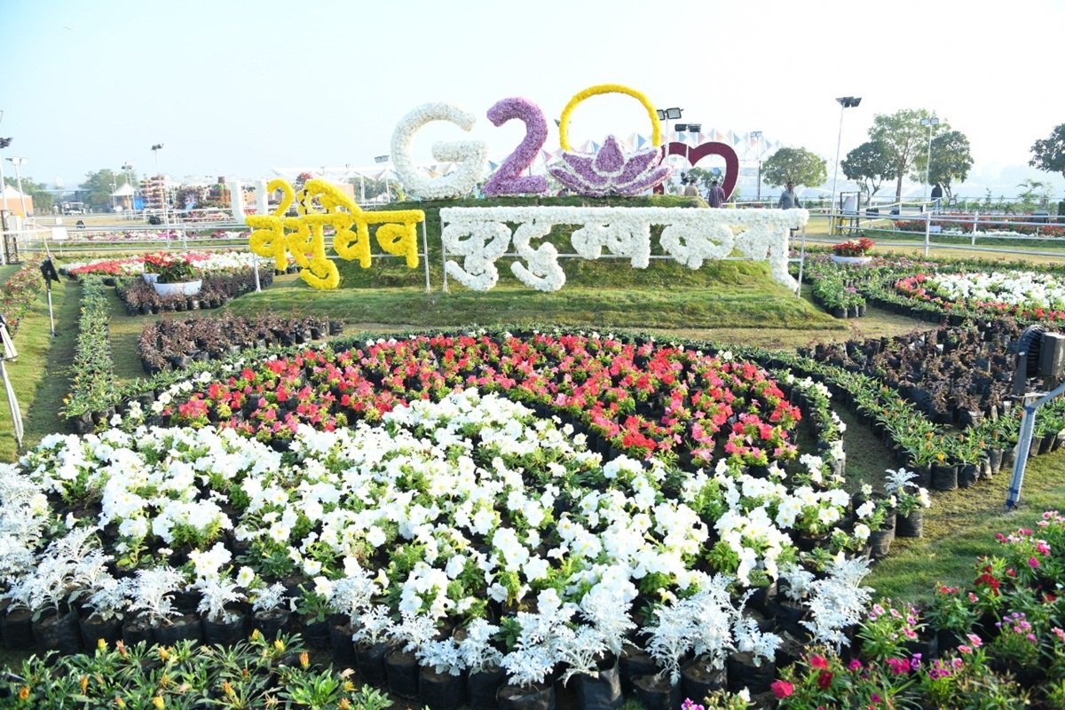 The Ahmedabad Riverfront Flower Show 2023 honours India's G20