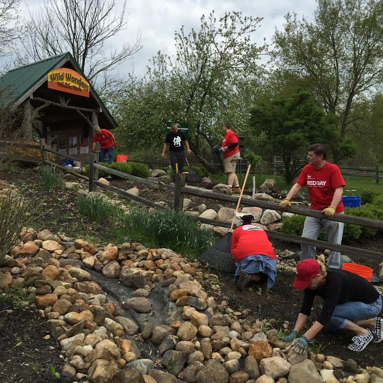 Keller Williams Brighton & Fowlerville Realtors volunteer at the Howell