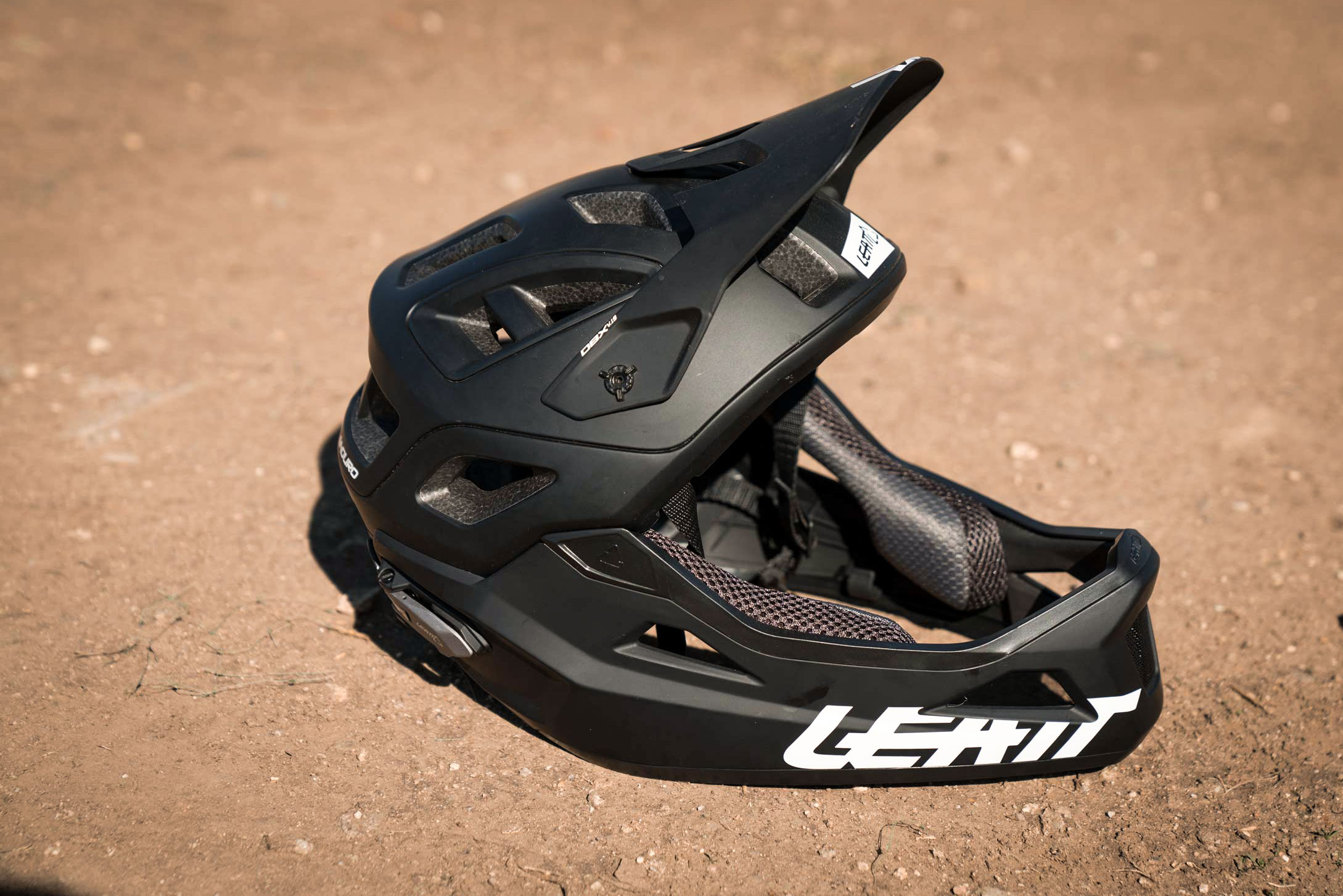 Leatt Enduro All Mountain helmet review. Leatt mountain bike helmet for