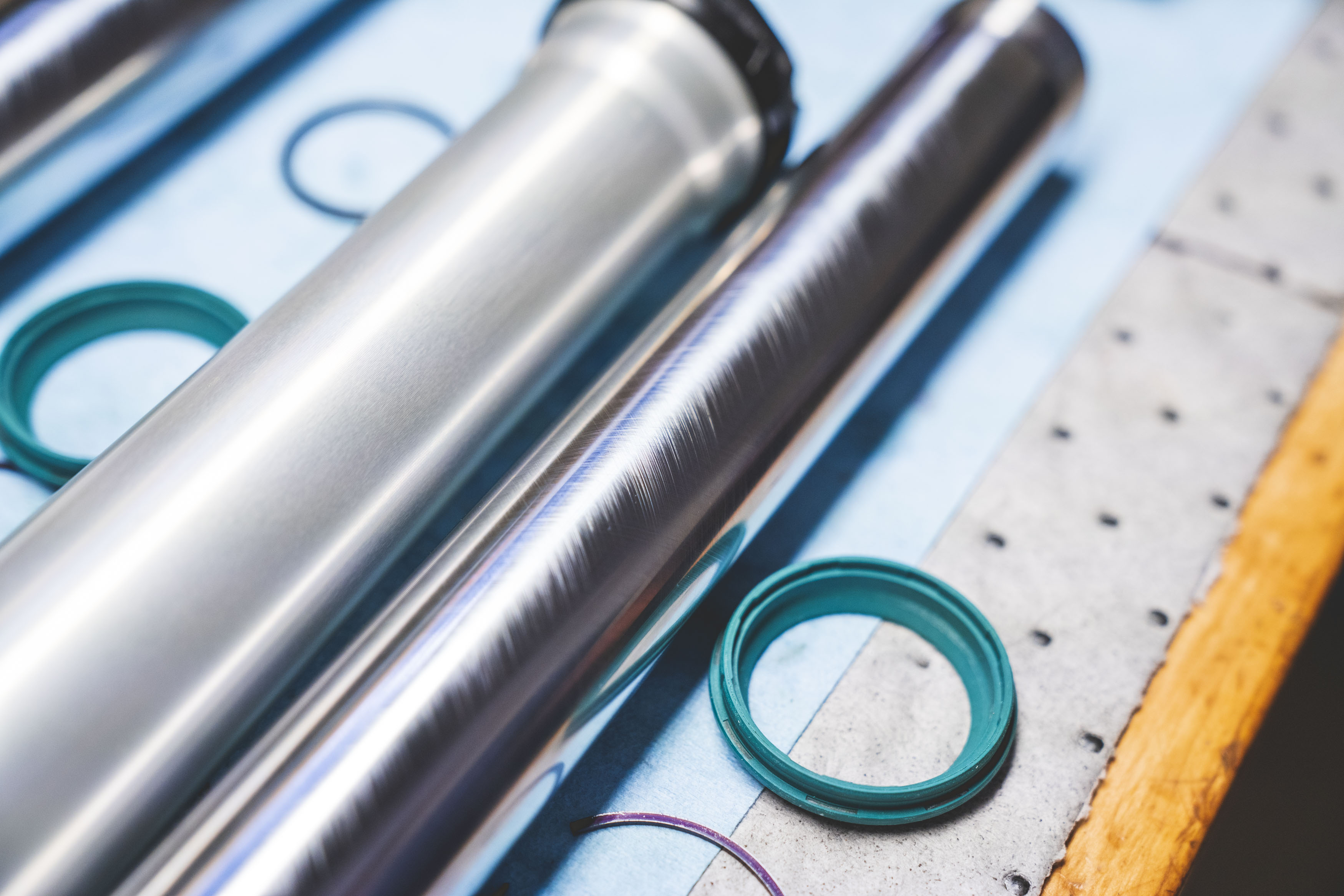 Kreft Suspension Shop Tour & Custom Tuning WalkThrough The Loam Wolf