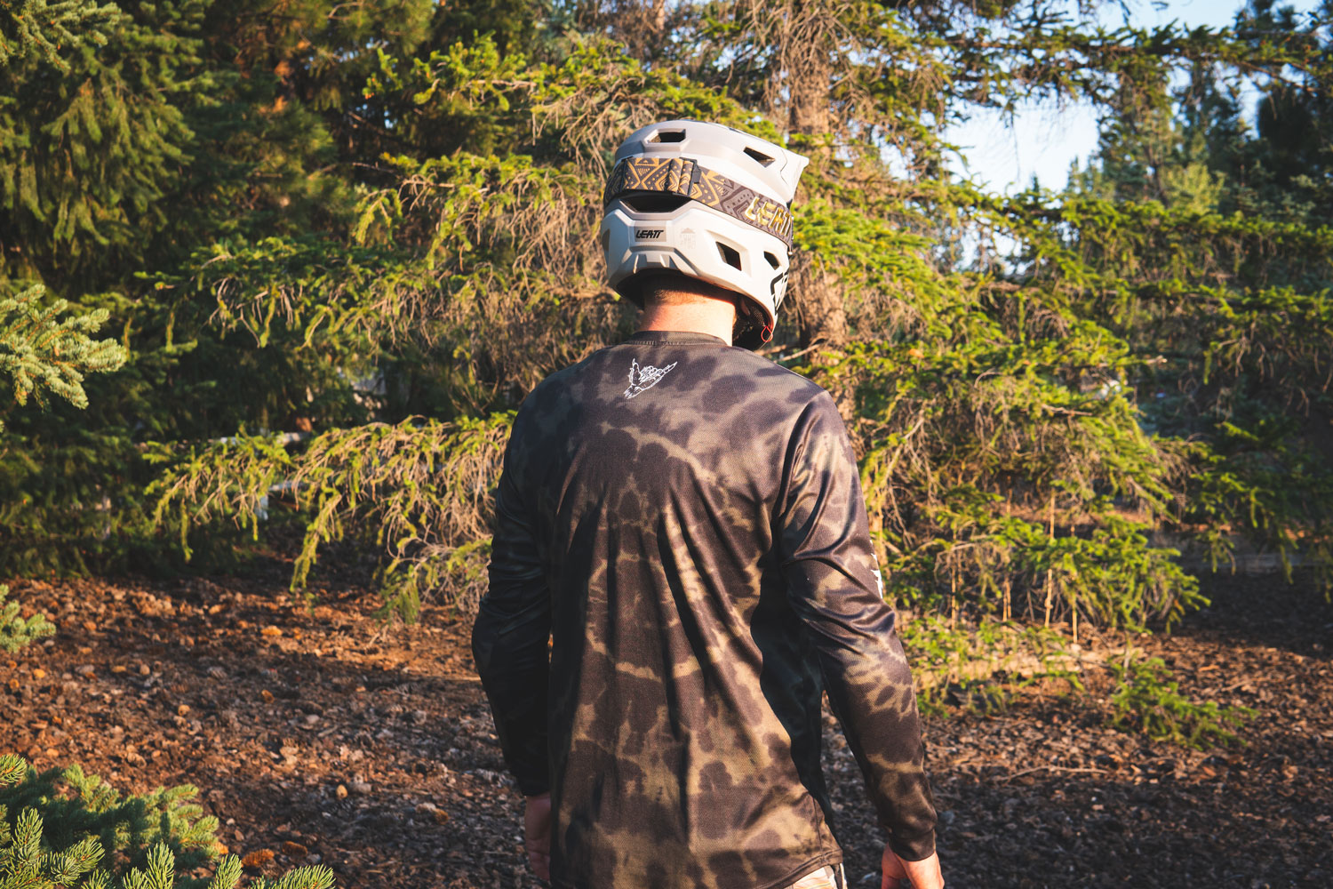 Review Leatt Body Protector Airflex Stealth The Loam Wolf