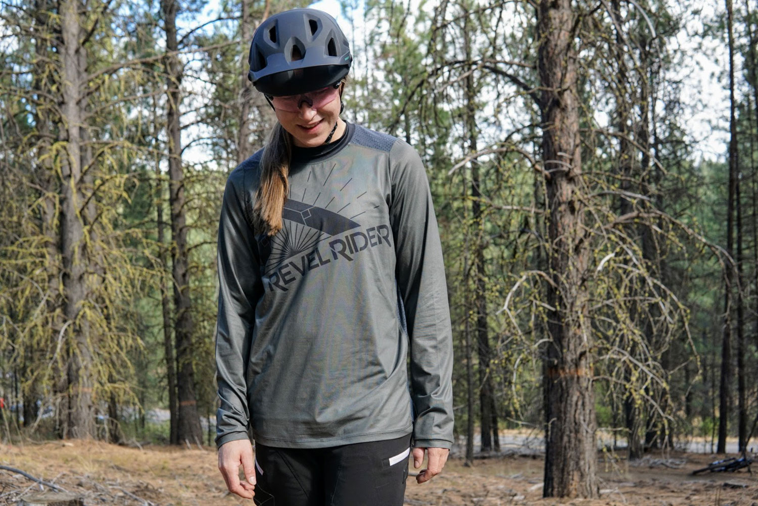 Review Revel Rider Women's Mountain Bike Apparel The Loam Wolf