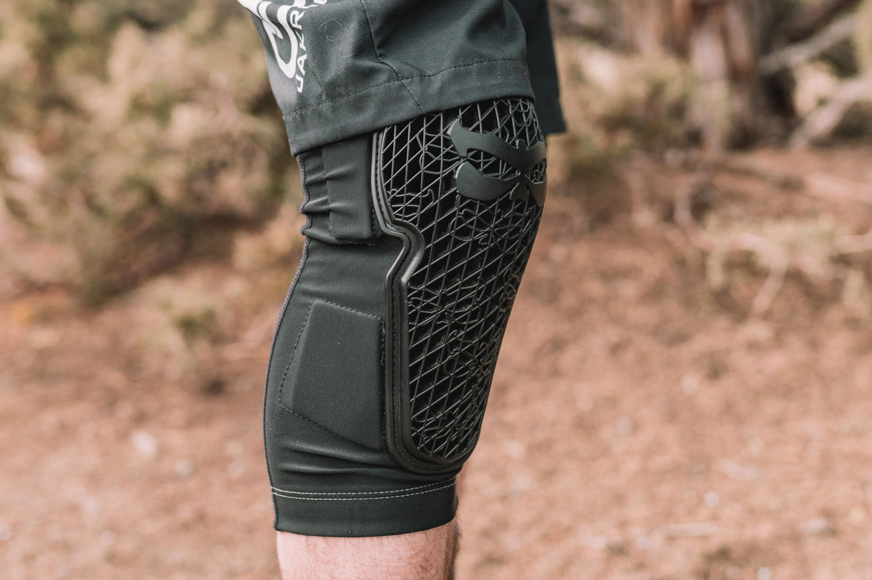 Review Kali Protectives Strike Knee Guard The Loam Wolf