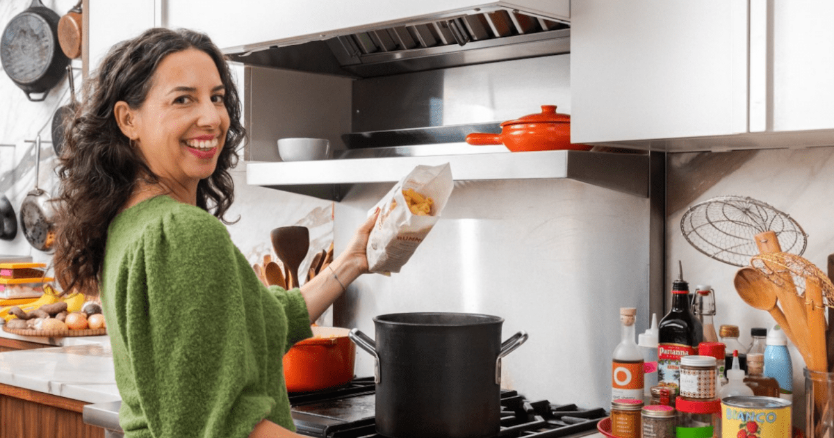 Carla Lalli Music Chats with TLP separator_sa site_title