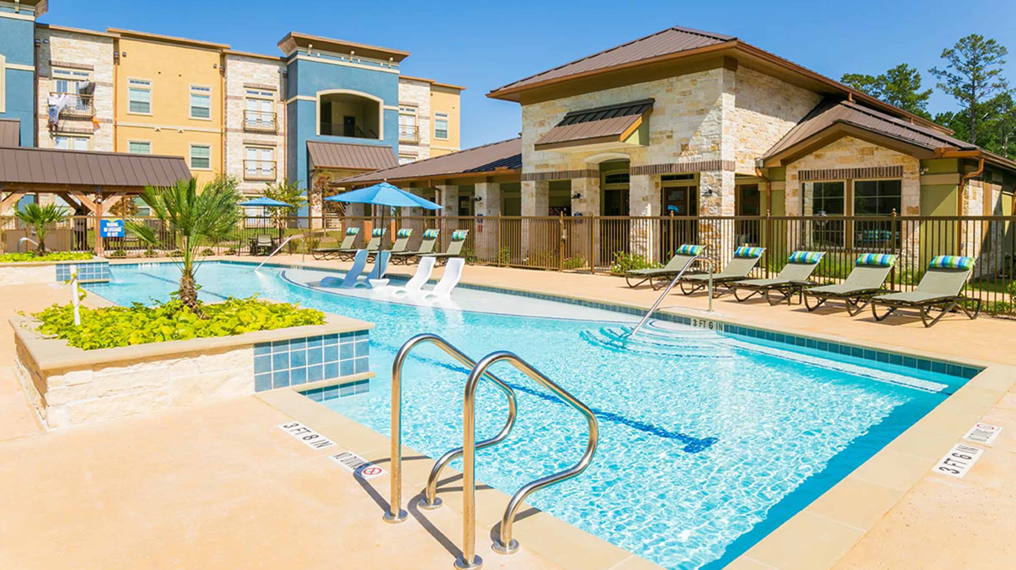 Photos The Loop Apartments