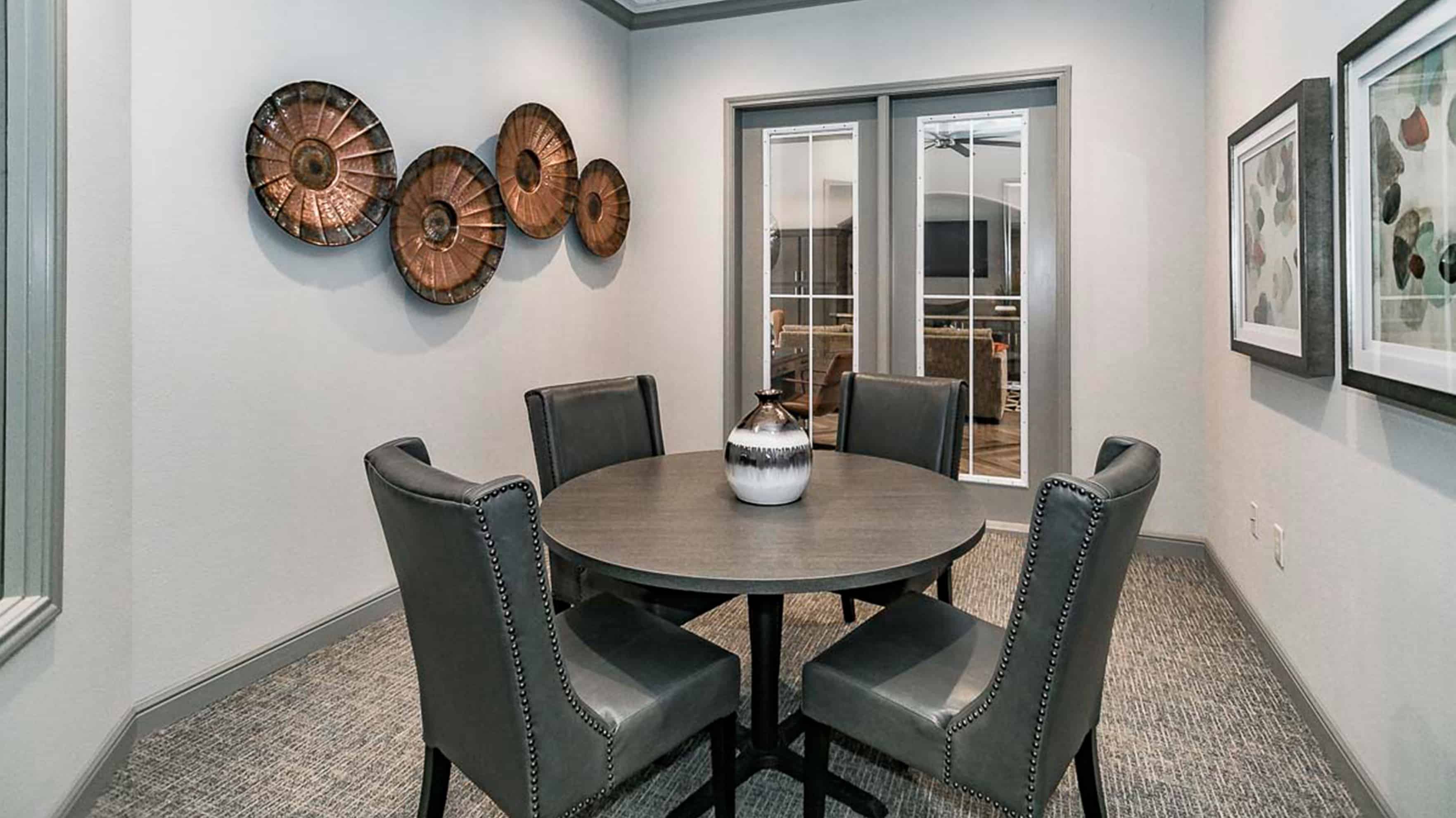 Photos The Loop Apartments