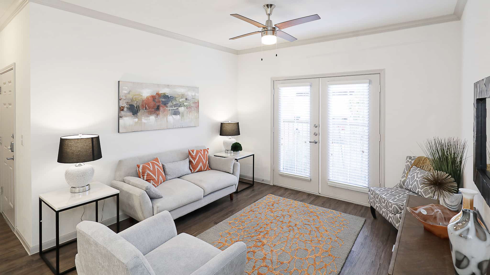 Photos The Loop Apartments