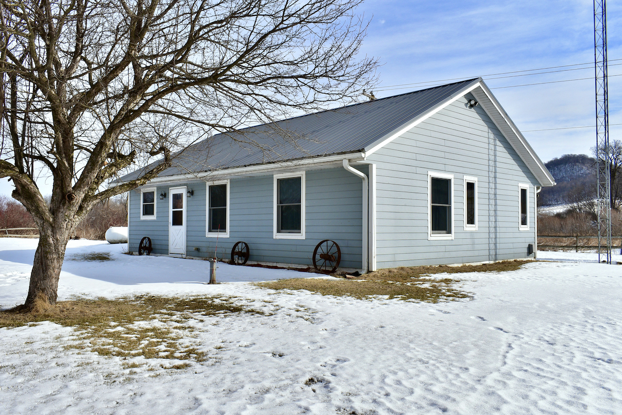 New Listing in Waumandee, WI! The Loos Team