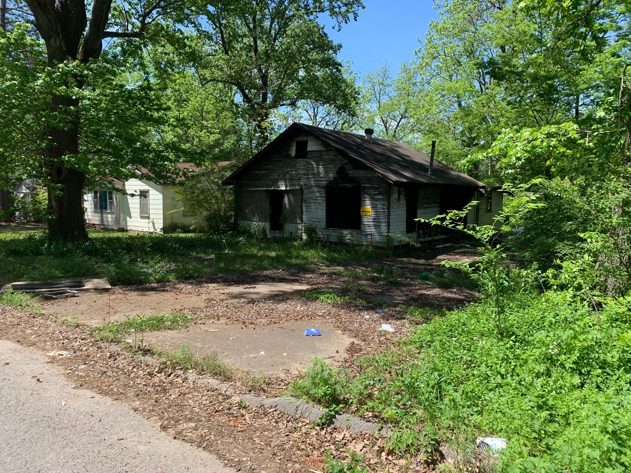 327 N 8th, West Helena, AR 72390 For Sale The Lot Store