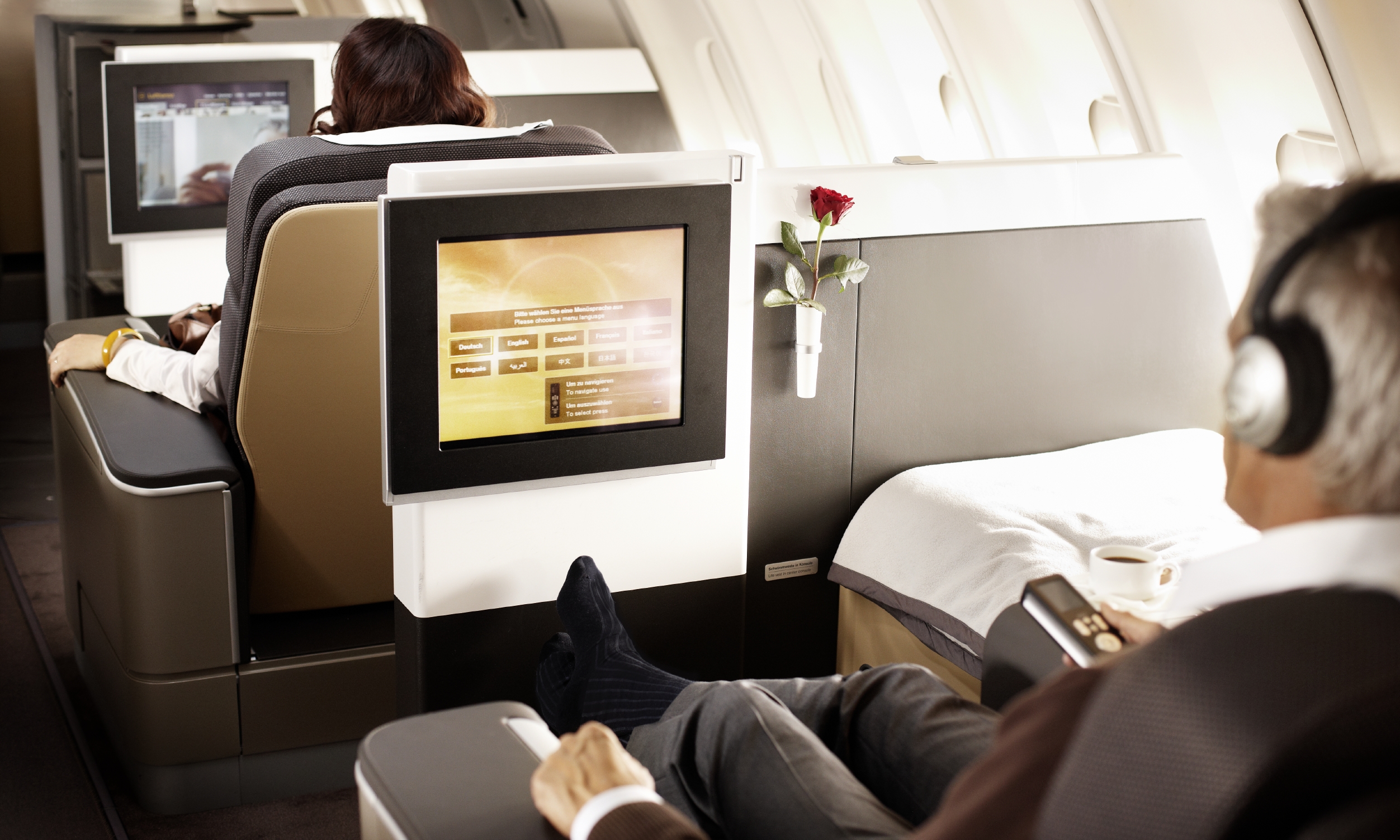 Review Of First Class Lufthansa Airlines Service, Frankfurt New York