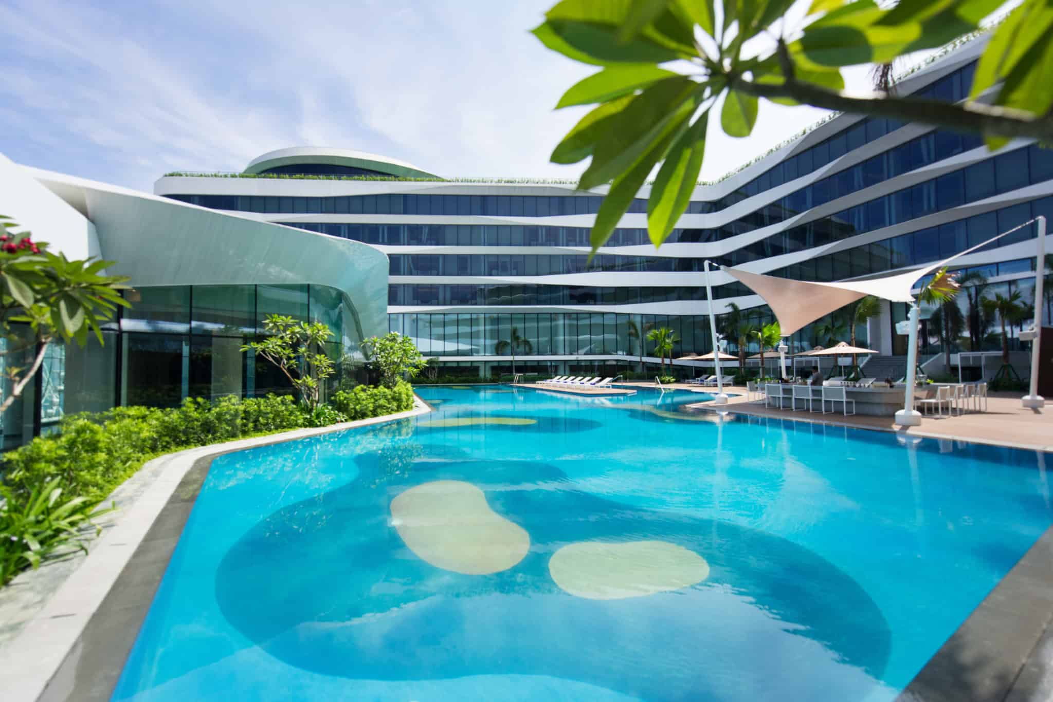 Conrad Manila Brand New Luxury Hotel In Philippines The Lux Traveller