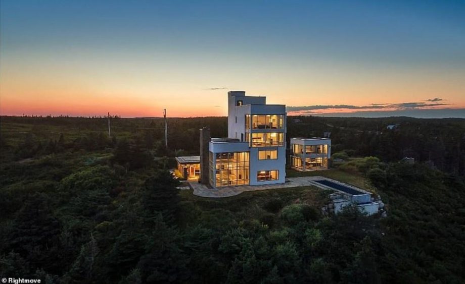 Erla LaurieBuilt Duncan's Cove Mansion Gets Ink In UK's Daily Mail