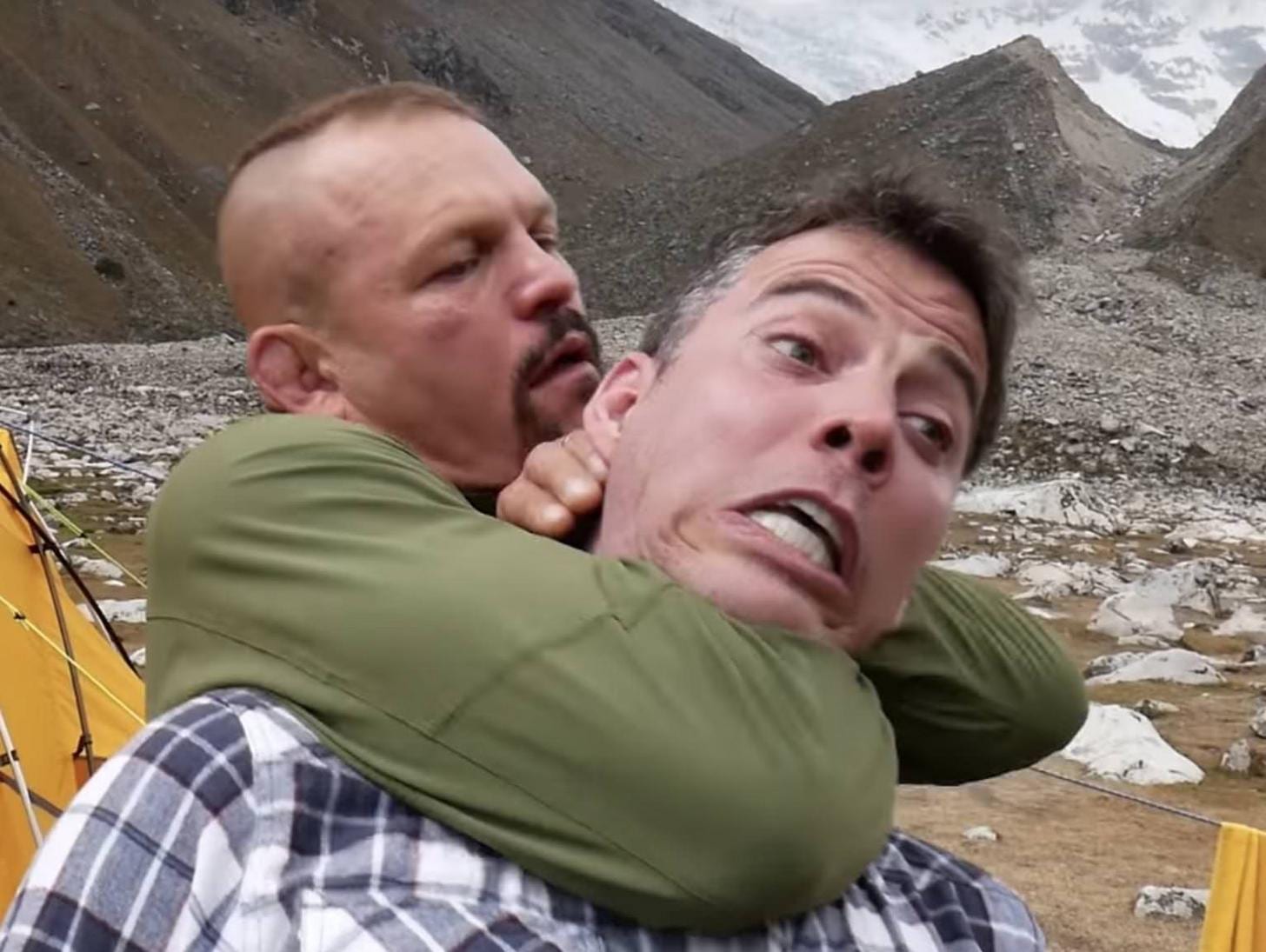 Watch Chuck Liddell chokes out SteveO