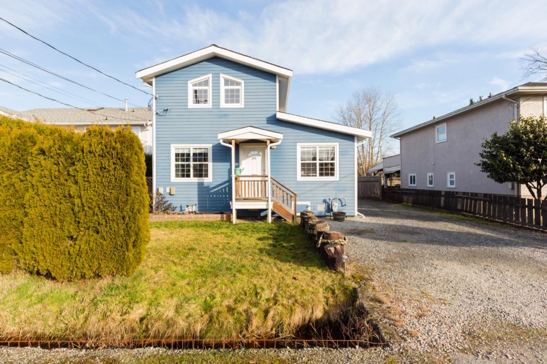 New West Loft House 243 Fenton St. Sold By The Macnab's Team