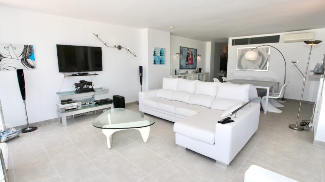 Luxury first line apartment with panoramic sea views in Calvia Beach