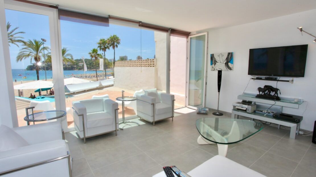 Luxury first line apartment with panoramic sea views in Calvia Beach