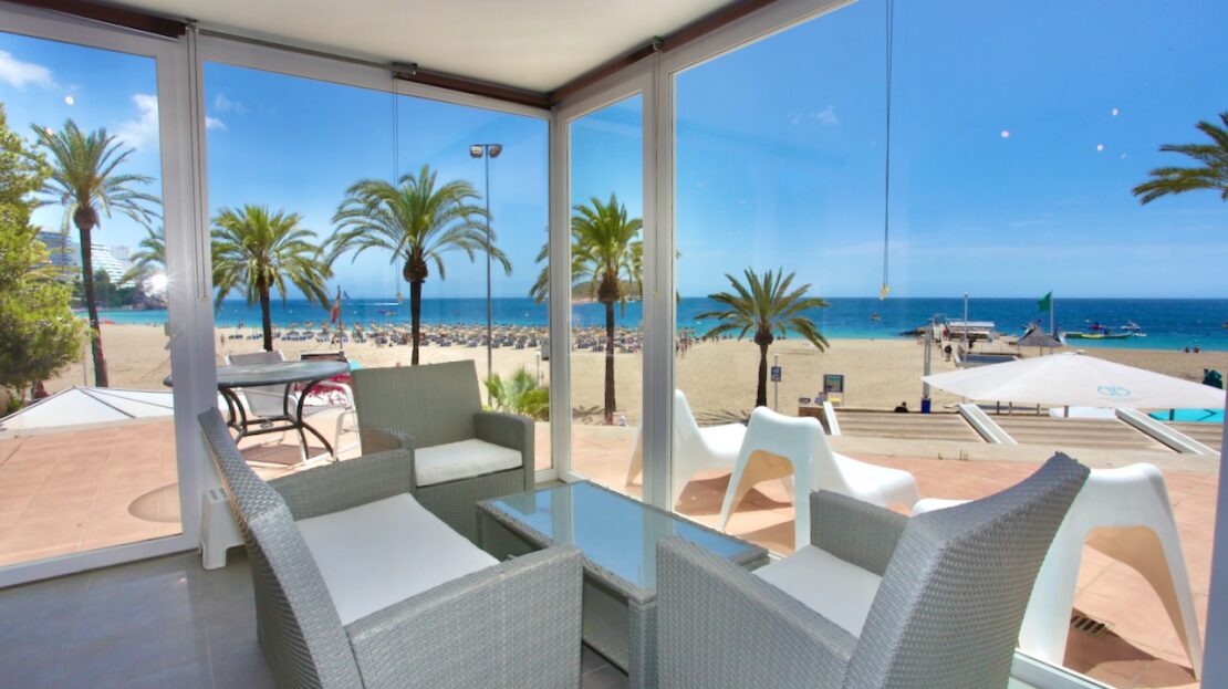 Luxury first line apartment with panoramic sea views in Calvia Beach