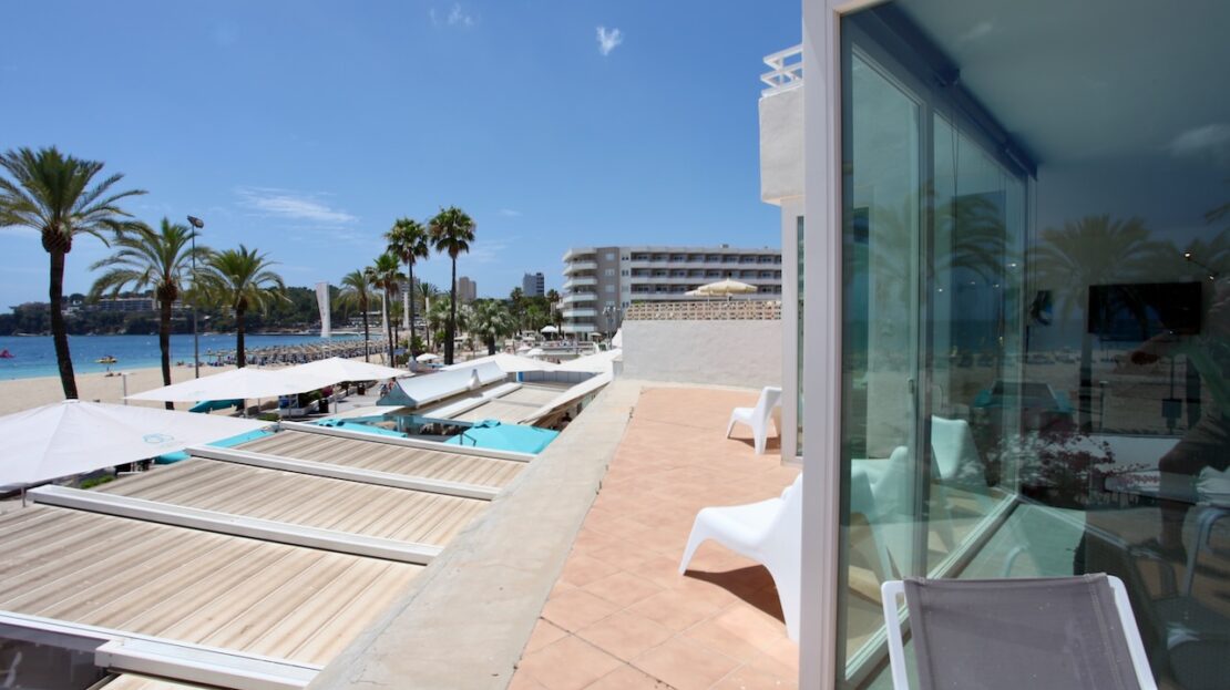 Luxury first line apartment with panoramic sea views in Calvia Beach