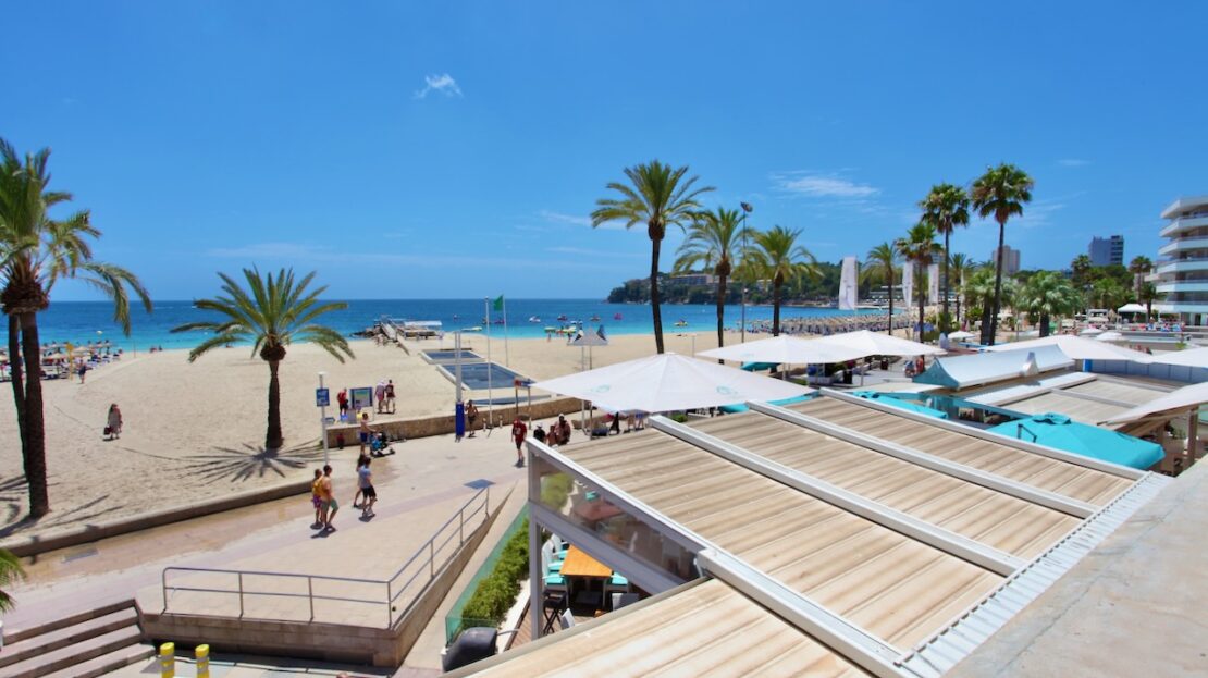 Luxury first line apartment with panoramic sea views in Calvia Beach