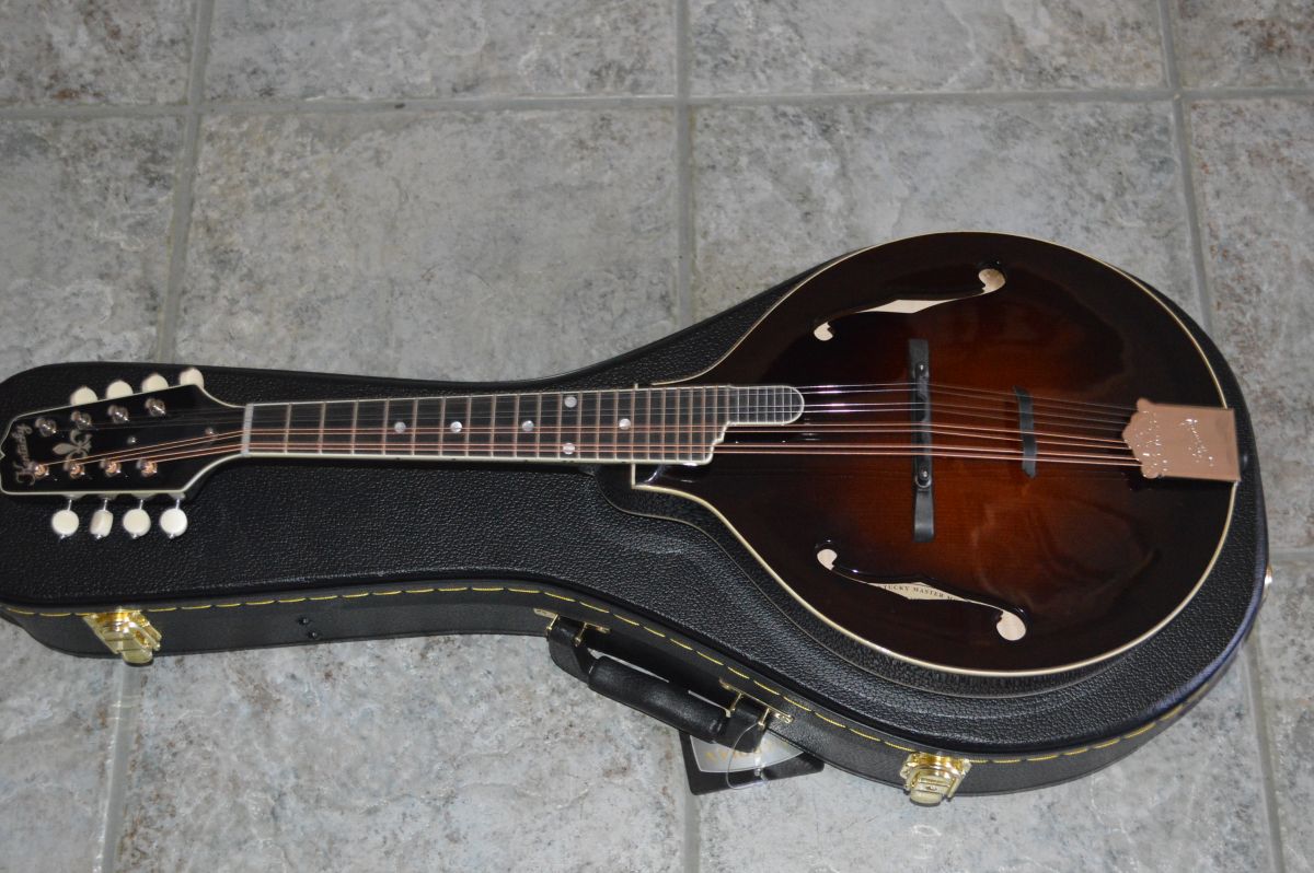 Kentucky KM956 Deluxe A Style Mandolin & Hard Case Mandolin Store