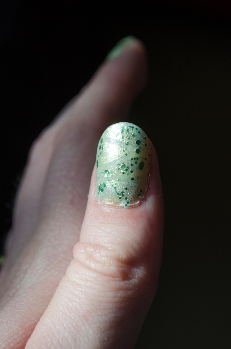 What’s this? More nails? Green nails! The Maquillage Magpie