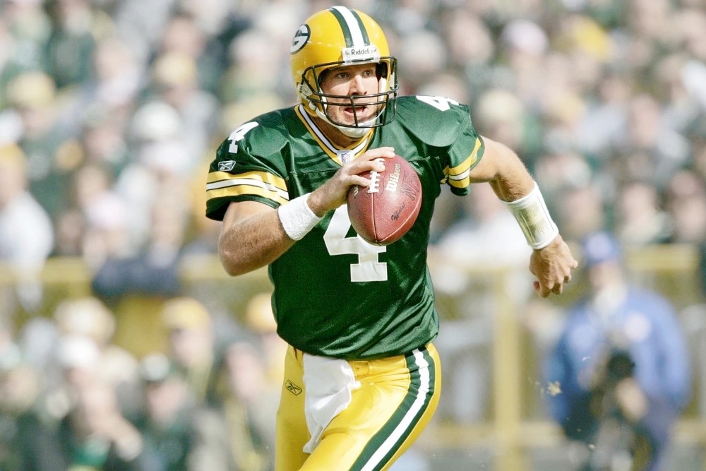 Brett Favre's Parkinson's diagnosis reignites questions about football