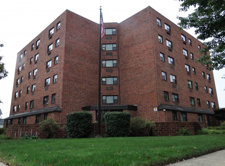 Midtown Apartments, Wyoming Borough The Meadows