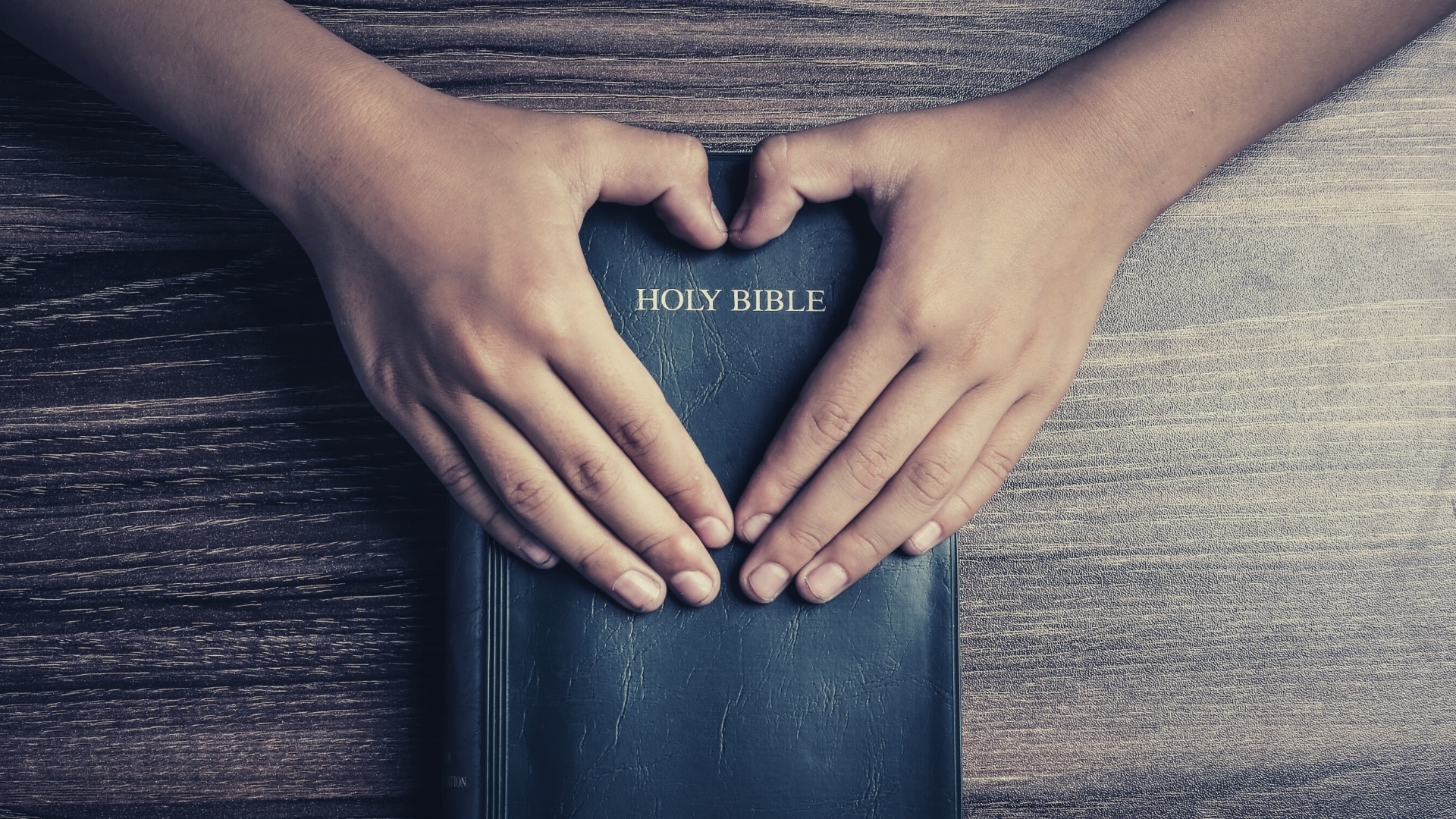 How to Pray to Jesus (5 Quick Prayer Tips for Beginners in Faith!)